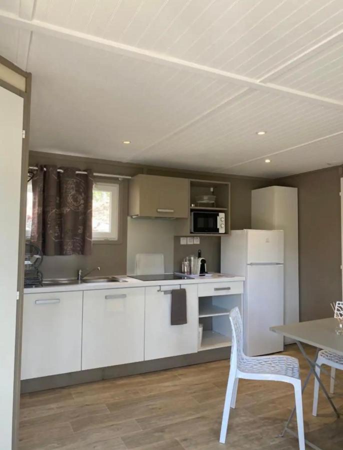 Les Chalets Des Iles Borgo  Exterior photo
